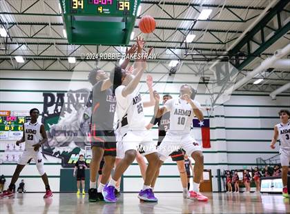 Thumbnail 1 in Wylie vs. Tyler Legacy (UIL 6A Regional Quarterfinal Playoffs) photogallery.