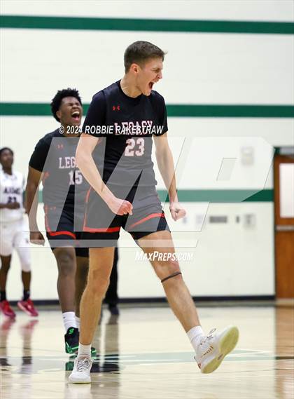 Thumbnail 3 in Wylie vs. Tyler Legacy (UIL 6A Regional Quarterfinal Playoffs) photogallery.