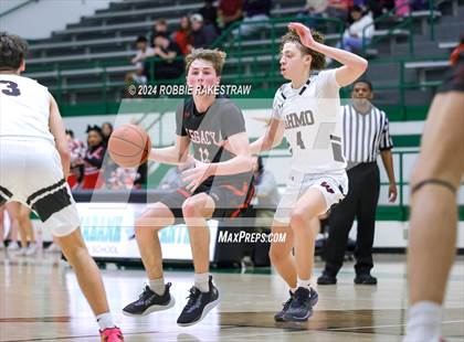 Thumbnail 2 in Wylie vs. Tyler Legacy (UIL 6A Regional Quarterfinal Playoffs) photogallery.