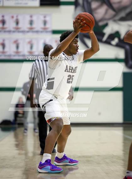 Thumbnail 3 in Wylie vs. Tyler Legacy (UIL 6A Regional Quarterfinal Playoffs) photogallery.