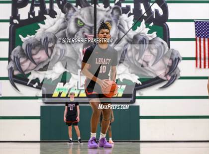 Thumbnail 3 in Wylie vs. Tyler Legacy (UIL 6A Regional Quarterfinal Playoffs) photogallery.