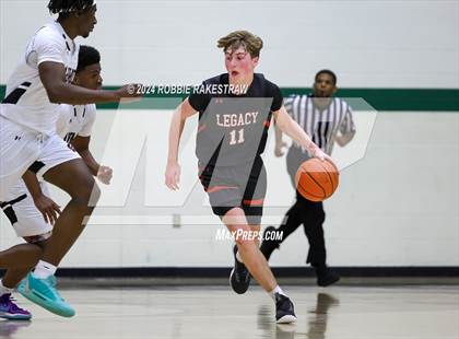 Thumbnail 3 in Wylie vs. Tyler Legacy (UIL 6A Regional Quarterfinal Playoffs) photogallery.