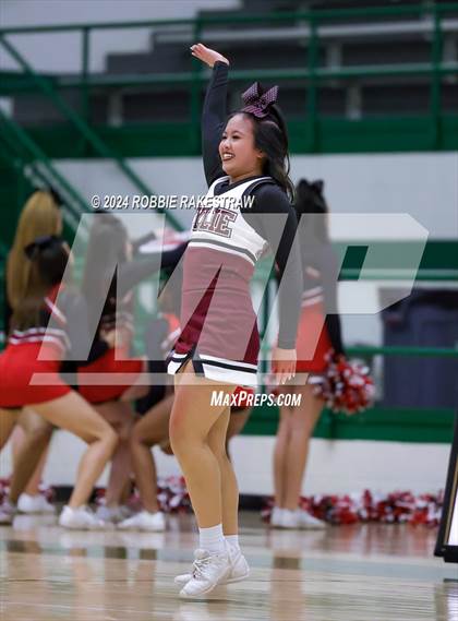 Thumbnail 3 in Wylie vs. Tyler Legacy (UIL 6A Regional Quarterfinal Playoffs) photogallery.