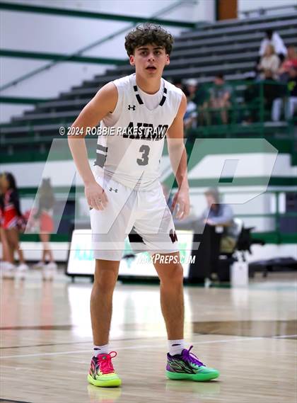Thumbnail 2 in Wylie vs. Tyler Legacy (UIL 6A Regional Quarterfinal Playoffs) photogallery.