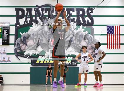 Thumbnail 2 in Wylie vs. Tyler Legacy (UIL 6A Regional Quarterfinal Playoffs) photogallery.