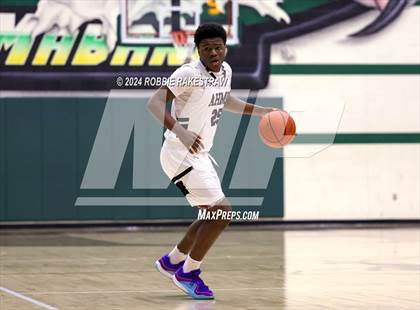 Thumbnail 3 in Wylie vs. Tyler Legacy (UIL 6A Regional Quarterfinal Playoffs) photogallery.