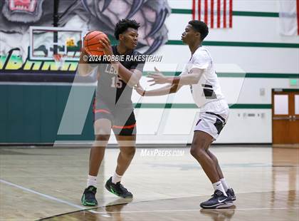 Thumbnail 1 in Wylie vs. Tyler Legacy (UIL 6A Regional Quarterfinal Playoffs) photogallery.