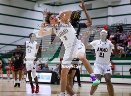 Thumbnail 3 in Wylie vs. Tyler Legacy (UIL 6A Regional Quarterfinal Playoffs) photogallery.