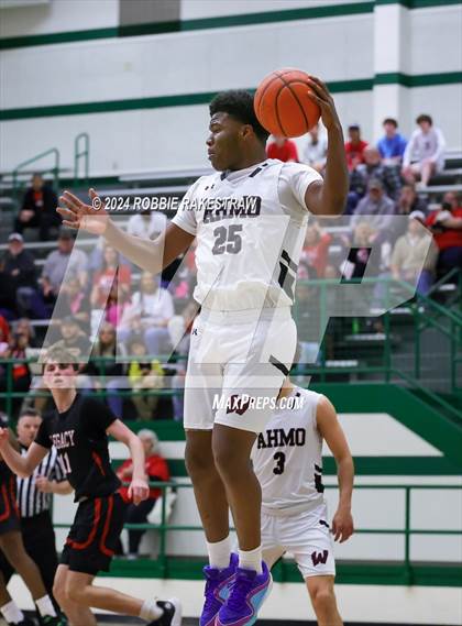Thumbnail 2 in Wylie vs. Tyler Legacy (UIL 6A Regional Quarterfinal Playoffs) photogallery.