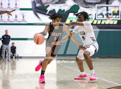 Thumbnail 1 in Wylie vs. Tyler Legacy (UIL 6A Regional Quarterfinal Playoffs) photogallery.