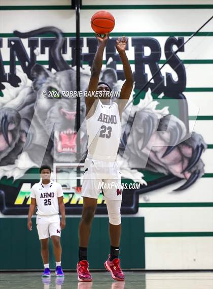 Thumbnail 2 in Wylie vs. Tyler Legacy (UIL 6A Regional Quarterfinal Playoffs) photogallery.