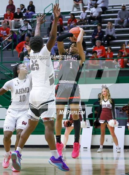 Thumbnail 1 in Wylie vs. Tyler Legacy (UIL 6A Regional Quarterfinal Playoffs) photogallery.