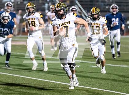 Thumbnail 3 in Northwestern Lehigh @ Wyomissing (PIAA 3A Semifinal) photogallery.