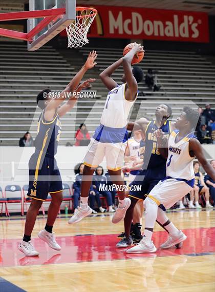 Thumbnail 2 in McKinney vs. Elkins (McDonald's Texas Invitational) photogallery.