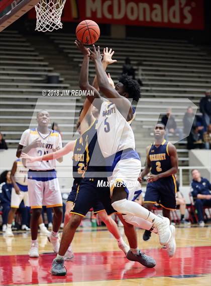 Thumbnail 2 in McKinney vs. Elkins (McDonald's Texas Invitational) photogallery.