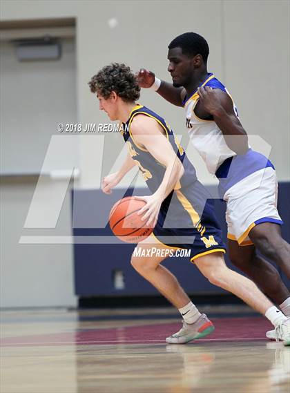 Thumbnail 1 in McKinney vs. Elkins (McDonald's Texas Invitational) photogallery.