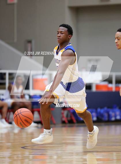 Thumbnail 1 in McKinney vs. Elkins (McDonald's Texas Invitational) photogallery.