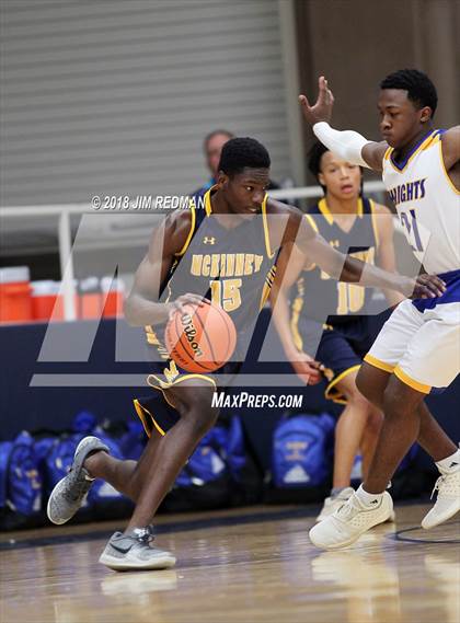 Thumbnail 3 in McKinney vs. Elkins (McDonald's Texas Invitational) photogallery.
