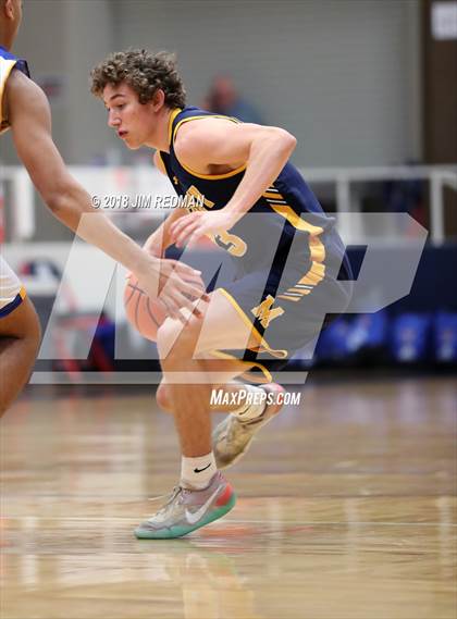 Thumbnail 2 in McKinney vs. Elkins (McDonald's Texas Invitational) photogallery.