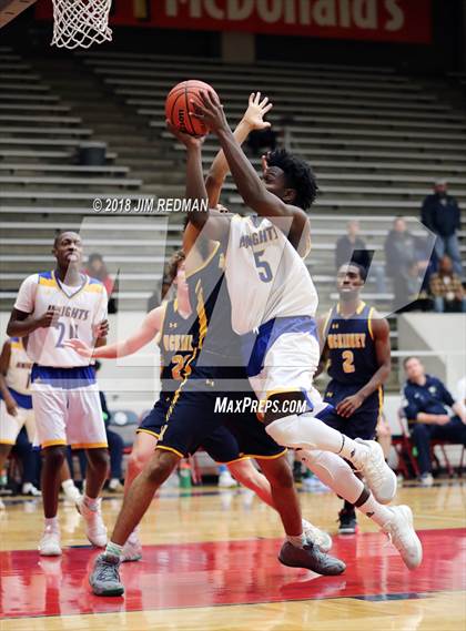 Thumbnail 1 in McKinney vs. Elkins (McDonald's Texas Invitational) photogallery.