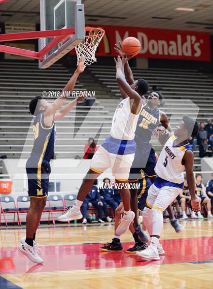 Thumbnail 1 in McKinney vs. Elkins (McDonald's Texas Invitational) photogallery.