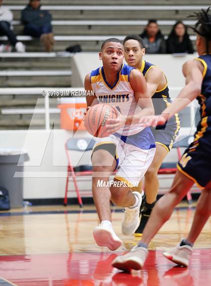 Thumbnail 1 in McKinney vs. Elkins (McDonald's Texas Invitational) photogallery.