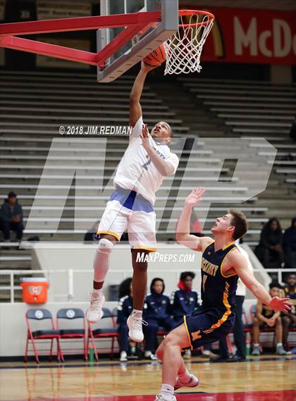 Thumbnail 1 in McKinney vs. Elkins (McDonald's Texas Invitational) photogallery.