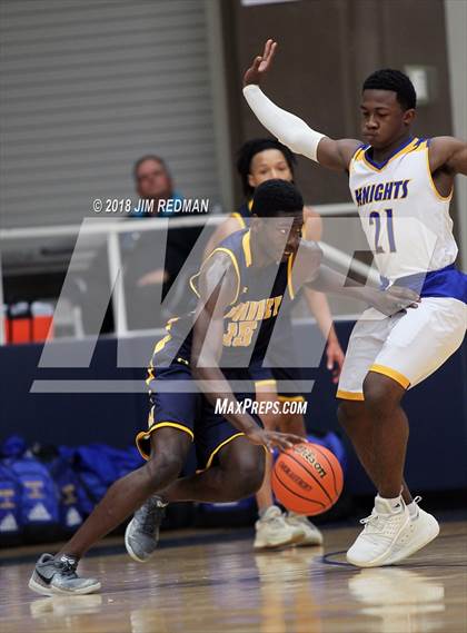 Thumbnail 1 in McKinney vs. Elkins (McDonald's Texas Invitational) photogallery.