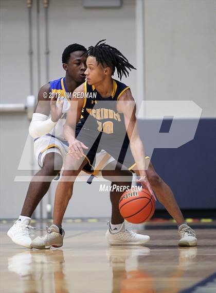 Thumbnail 2 in McKinney vs. Elkins (McDonald's Texas Invitational) photogallery.