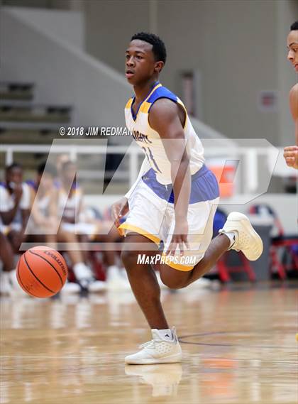 Thumbnail 3 in McKinney vs. Elkins (McDonald's Texas Invitational) photogallery.
