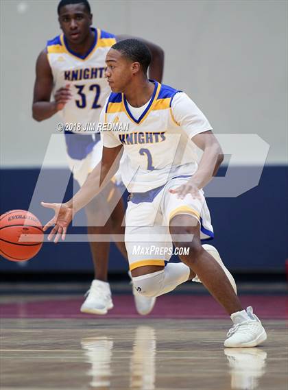 Thumbnail 2 in McKinney vs. Elkins (McDonald's Texas Invitational) photogallery.