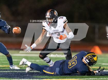 Thumbnail 1 in Central vs Oak Ridge (CIF NorCal Division 1-AA Regional Championship) photogallery.