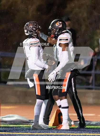 Thumbnail 3 in Central vs Oak Ridge (CIF NorCal Division 1-AA Regional Championship) photogallery.