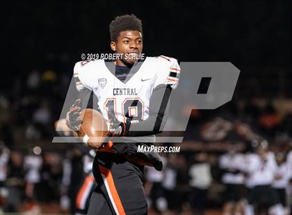 Thumbnail 3 in Central vs Oak Ridge (CIF NorCal Division 1-AA Regional Championship) photogallery.