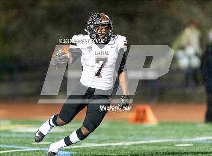Thumbnail 3 in Central vs Oak Ridge (CIF NorCal Division 1-AA Regional Championship) photogallery.