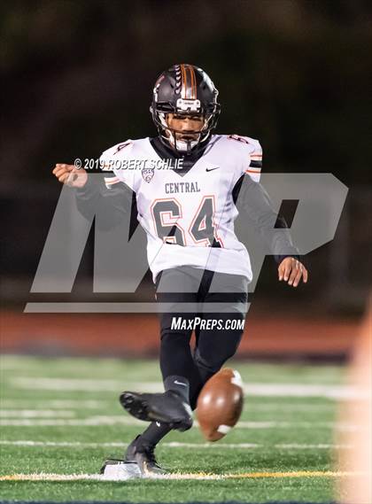 Thumbnail 2 in Central vs Oak Ridge (CIF NorCal Division 1-AA Regional Championship) photogallery.