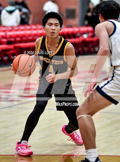 Thumbnail 1 in Rolling Hills Prep vs. Bosco Tech (Nike Extravaganza) photogallery.