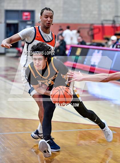 Thumbnail 3 in Rolling Hills Prep vs. Bosco Tech (Nike Extravaganza) photogallery.