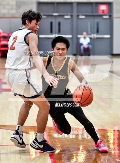 Thumbnail 3 in Rolling Hills Prep vs. Bosco Tech (Nike Extravaganza) photogallery.
