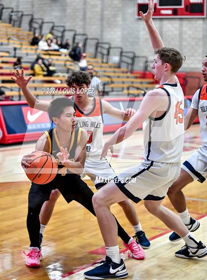 Thumbnail 3 in Rolling Hills Prep vs. Bosco Tech (Nike Extravaganza) photogallery.