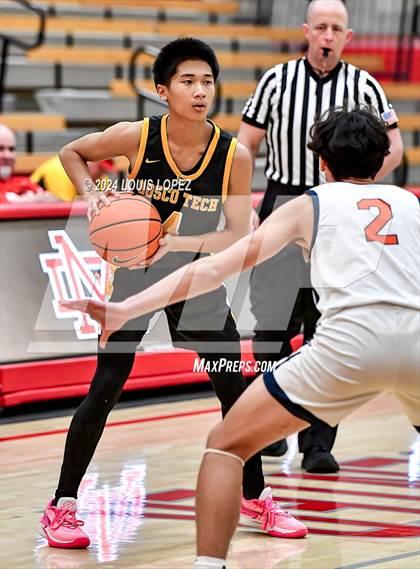 Thumbnail 2 in Rolling Hills Prep vs. Bosco Tech (Nike Extravaganza) photogallery.