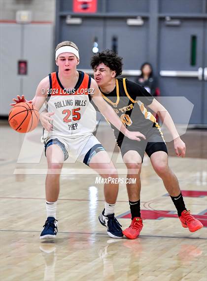 Thumbnail 3 in Rolling Hills Prep vs. Bosco Tech (Nike Extravaganza) photogallery.