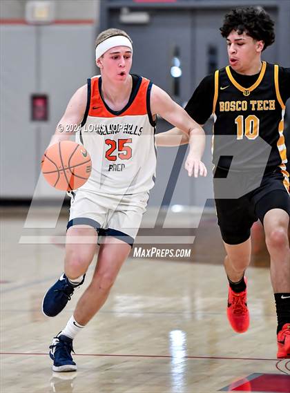 Thumbnail 2 in Rolling Hills Prep vs. Bosco Tech (Nike Extravaganza) photogallery.