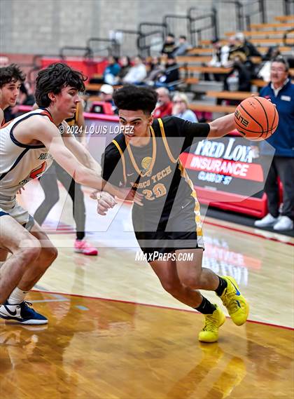 Thumbnail 3 in Rolling Hills Prep vs. Bosco Tech (Nike Extravaganza) photogallery.