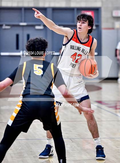 Thumbnail 3 in Rolling Hills Prep vs. Bosco Tech (Nike Extravaganza) photogallery.