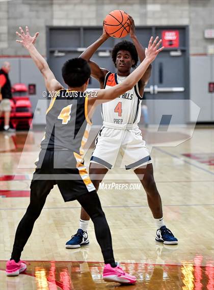 Thumbnail 3 in Rolling Hills Prep vs. Bosco Tech (Nike Extravaganza) photogallery.