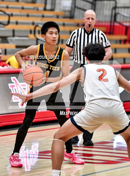 Thumbnail 3 in Rolling Hills Prep vs. Bosco Tech (Nike Extravaganza) photogallery.