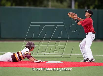 Thumbnail 2 in Langham Creek vs Deer Park (UIL 6A R3 Regional Final) photogallery.