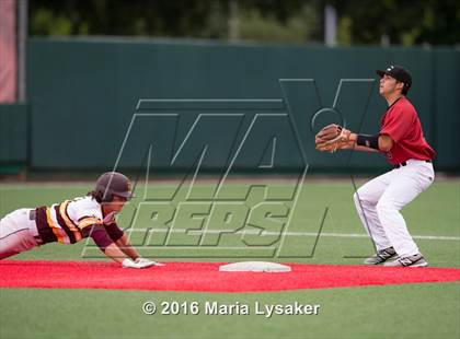 Thumbnail 1 in Langham Creek vs Deer Park (UIL 6A R3 Regional Final) photogallery.