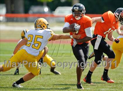 Thumbnail 3 in Lake Forest Academy vs. St. Laurence photogallery.
